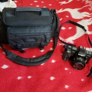Minolta 7000 Camera Tested Good Condition With Carrying Case - BUY 1 ITEM CHOOSE